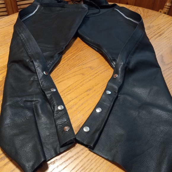 NWT River Road Men's Black Leather Motorcycle Chaps Size XL - Picture 9 of 16
